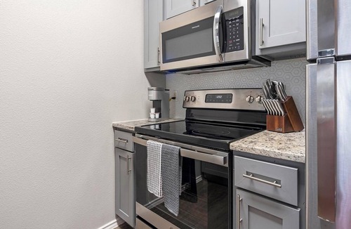 San Antonio Apartment | Landing | Spectacular 1BD, Clubhouse, Gym