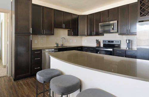 Klein Apartment | Landing | Stunning 2BD, Gym, Clubhouse