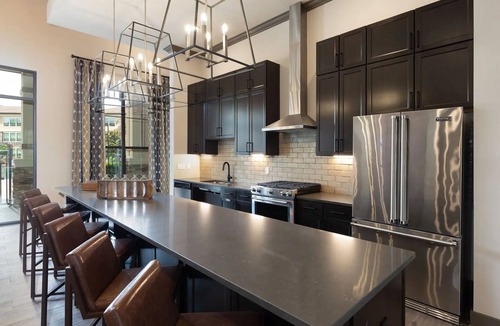 Klein Apartment | Landing | Stunning 2BD, Gym, Clubhouse