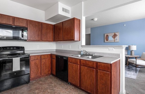 Humble Apartment | Landing | Stunning 2BD, Yoga Studio, Pool