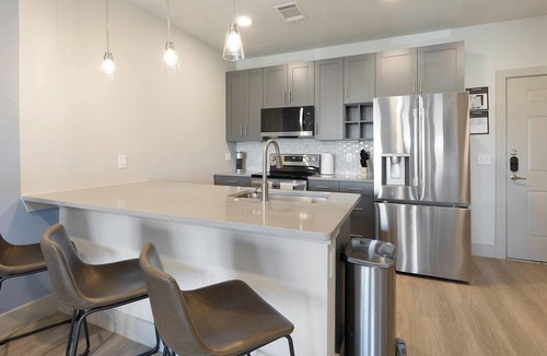 Midlothian Apartment | Landing | Stylish 1BD, Game Room, Clubhouse