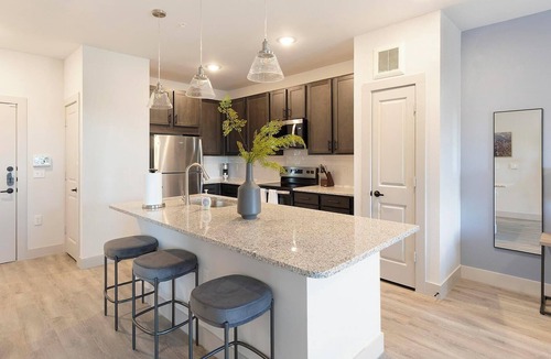 Corinth Apartment | Landing | Stylish 1BD in Corinth
