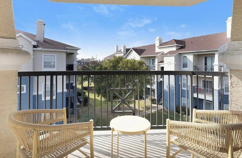 Lewisville Apartment | Landing | Stylish 1BD, Gym, Clubhouse