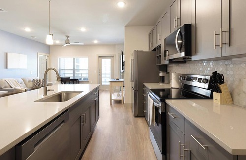 Midlothian Apartment | Landing | Stylish 2BD, Game Room, Clubhouse