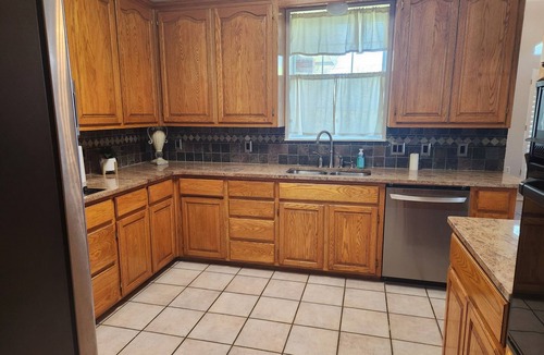Abilene House | Large 3 bedroom, 2 bath house on an acre of property in South Abilene