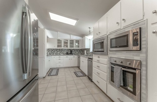 Westminster House | Large 4BR House with Game Room Close to Everything