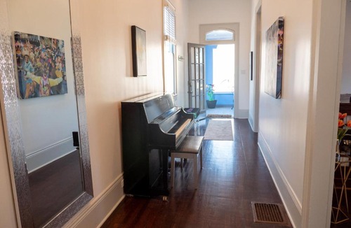 Algiers Point House | Large Kitchen, Big Yard, Stylish Decor Algiers