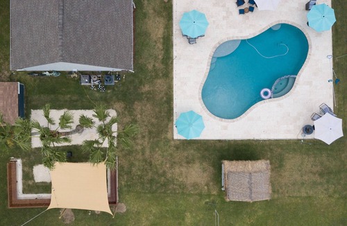 Algiers House | Large Mini Mansion 5 bedroom home, Bed and Breakfast