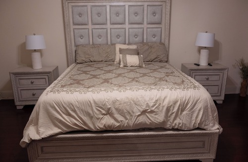 Algiers Bed & Breakfast | Large Mini Mansion with Oasis backyard with large saltwater pool and Jacuzzi!