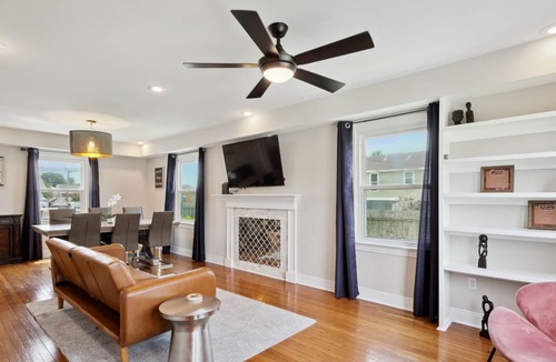 Milneburg House | Large NOLA Home 4 bedroom 3.5 bathroom!!!