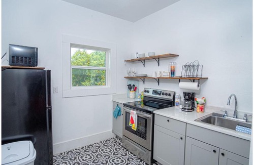 Southtown Apartment | Las Carolinas Cozy #3
