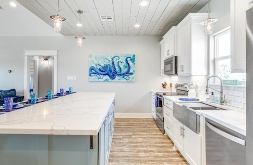 Port Bolivar House | Latitude Adjustment
