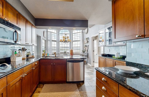 Highland Lake Estates Condo | Lavish lakefront retreat in private island community with pools, tennis, & gym