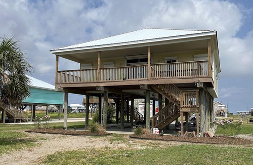 Golden Meadow House | Lazy Moose - Island Realty Bayview