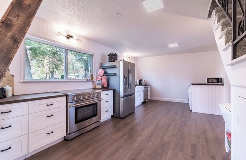 Chandler House | Leave it all behind and relax at Little Ladies Lake House.