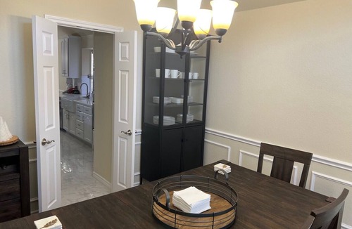 Corinth House | Lewisville/Corinth Home with Pool/Jacuzzi 4-bedroom house