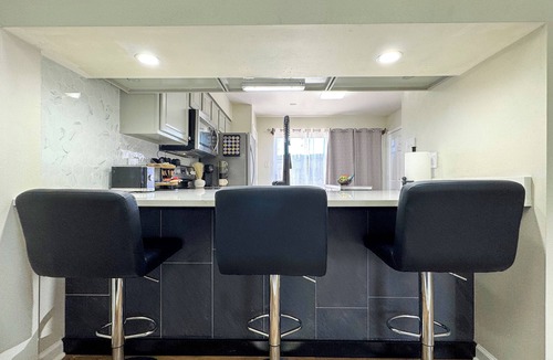 South Baton Rouge Condo | Life with a Twist - Urban Escape - Best Location
