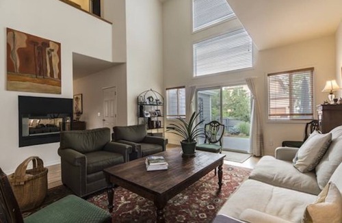 Noble Park House | Light bright centrally located home