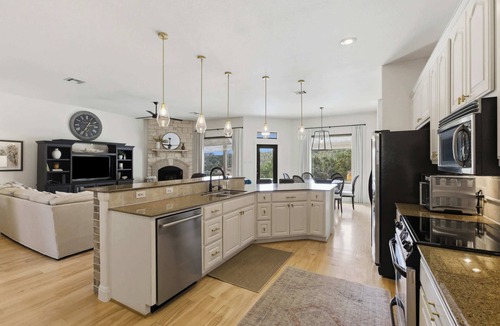 Travis Landing House | Lighthouse at Lake Travis | Luxury 5BR | Pool