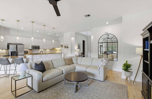 Travis Landing House | Lighthouse at Lake Travis | Luxury 5BR | Pool