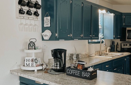 Park Hill Cabin | Little Piece of Heaven to retreat yourself 2 min from the Lake