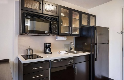 Gateway Hotel | Live Music Capital Hideaway! Pet-friendly Property, Fully-equipped Kitchen!