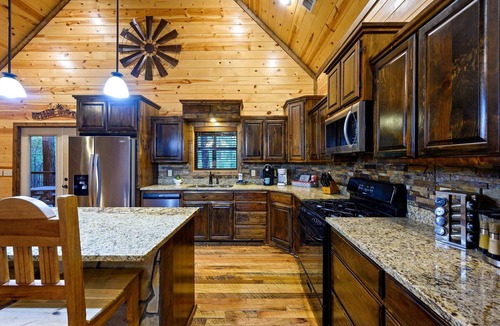 Hochatown Cabin | Livin Large, Pool Table, Shuffleboard, Hot tub, Playset, Pets