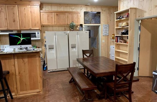 Jacksboro House | Lodge for Adventure Glamping for Families or Large Groups on Lake Godstone, Texas