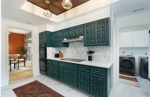Vance Jackson House | Lone Star Luxe: Pool, Indoor Slide & Sport Court!