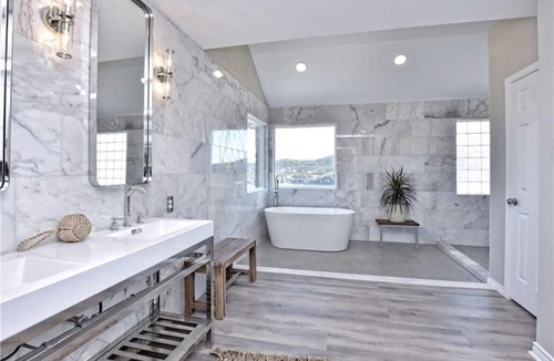 Jonestown House | Longterm Lake House with Views and Hot Tub