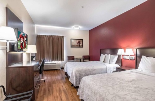 Downtown San Antonio Hotel | Look No Further, Close to Rivercenter Mall! Parking and Pet Friendly Property!