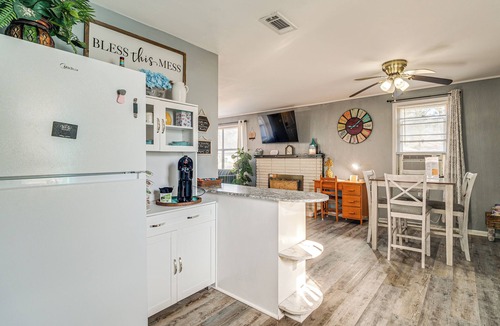 West Monroe Cottage | 'Louisiana Roots' Home 3 Mi to Dtwn West Monroe!