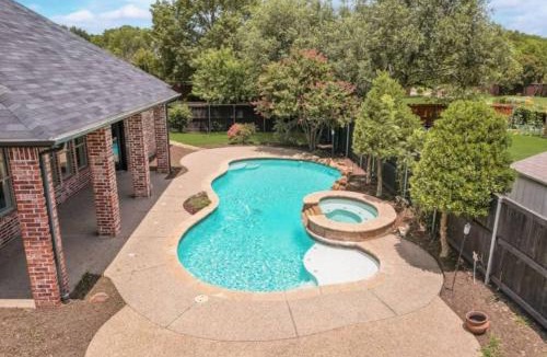 Allen House | Lovejoy Serenity - Amazing pool, Games, Movie Room