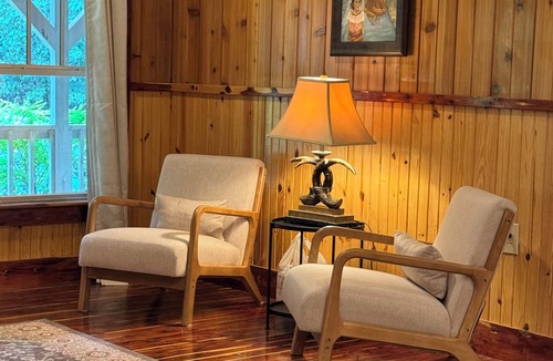 Shelbyville Cabin | Lovely cabin with AC in charming Shelbyville Close to Lake Toledo Bend.