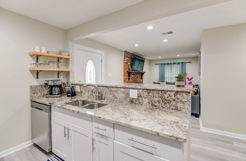 Hattiesburg House | Lovely House 2 is a beautiful house, complete renovated and nicely decorated.