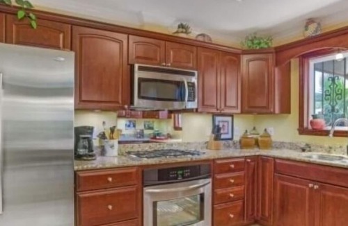 Hidden Creek House | Lovely patio home w/garden, Lg. Community Pool close.