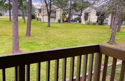 Crosby House | Lovely Spacious 2 Bedroom condo