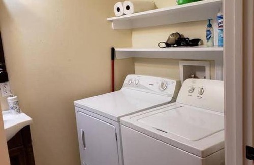 Algiers Point Apartment | Lovely Studio Apartment in Algiers Point Sleeps 4