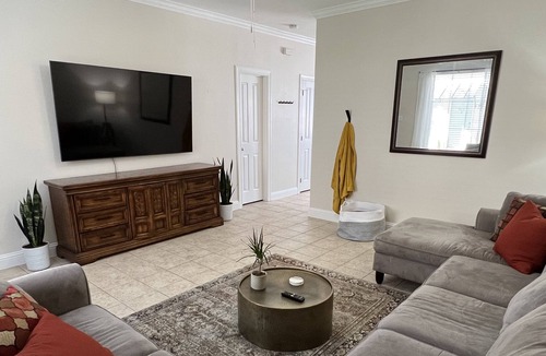 Highlands - Perkins House | LSU Townhome in Baton Rouge - 2.5 miles to campus and LSU sports complex!
