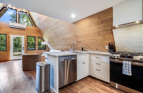 New Iberia House | Luminous Elegant A-Frame with Jacuzzi and Lofted Areas in Louisiana