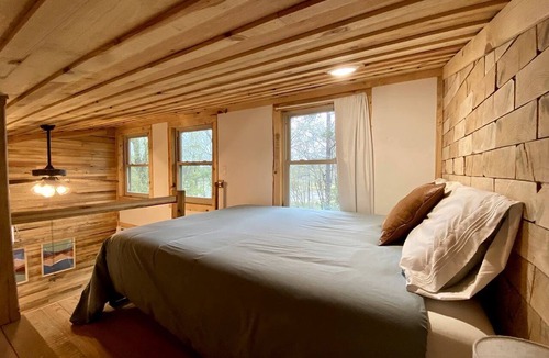 Boles Cabin | Luminous Peaceful Treehouse with Incredible Forest Views and Fire Pit in Arkansas
