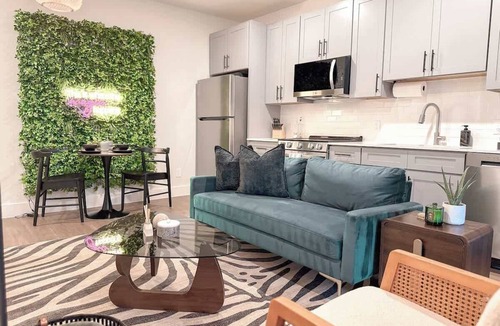 Junius Heights Apartment | Lush 1B 1B Near DT | Deep Ellum | Lower Greenville