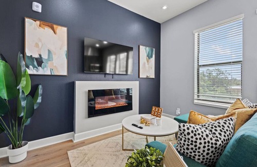 Cedars Apartment | Lux 1 BD 1 BA suite, near Downtown w Free Parking