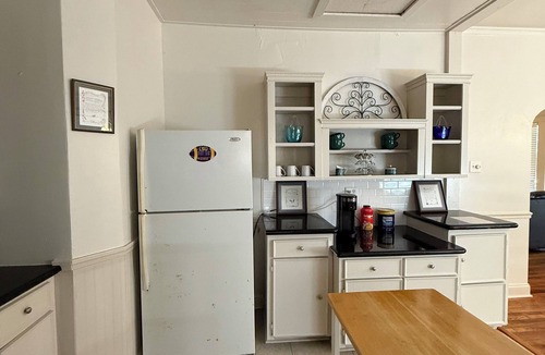Mid City South House | Lux Mins 2 LSU/Mississippi River/Our Lady of the Lakes Hospital