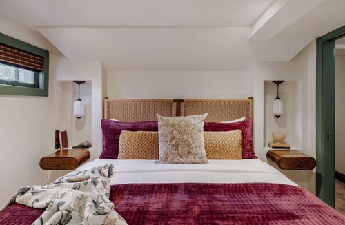 Touro House | Luxe 12-bedroom Garden District Suite Shared Pool