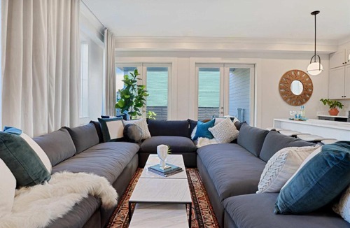 Faubourg Lafayette House | Luxe 19BR Combo & Private Backyard with Pool