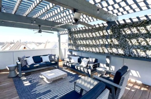 Shady Acres House | Luxe 3Bed Townhome in Heights with WiFi, Private Rooftop, Private Parking
