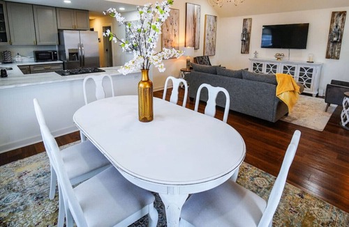 Faubourg Livaudais Cottage | Luxe 3BR w/fenced parking 2 miles to French Qtr