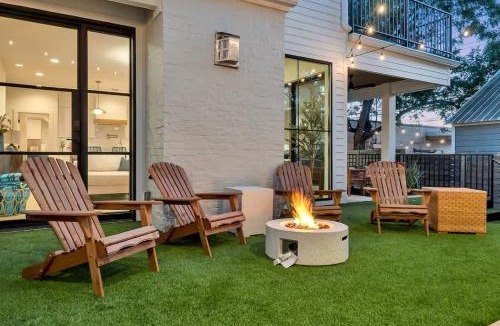 Blackshear-Prospect Hill House | Luxe 6BR Retreat Pool Game Room Sleeps 23