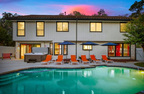 Woodlands of Camino Real House | Luxe Escape: HotTub MiniGolf HeatedPool GameRoom